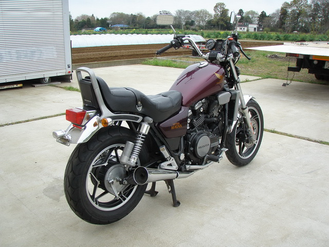 Купить мотоцикл Honda VF750 Magna 1982 фото 7